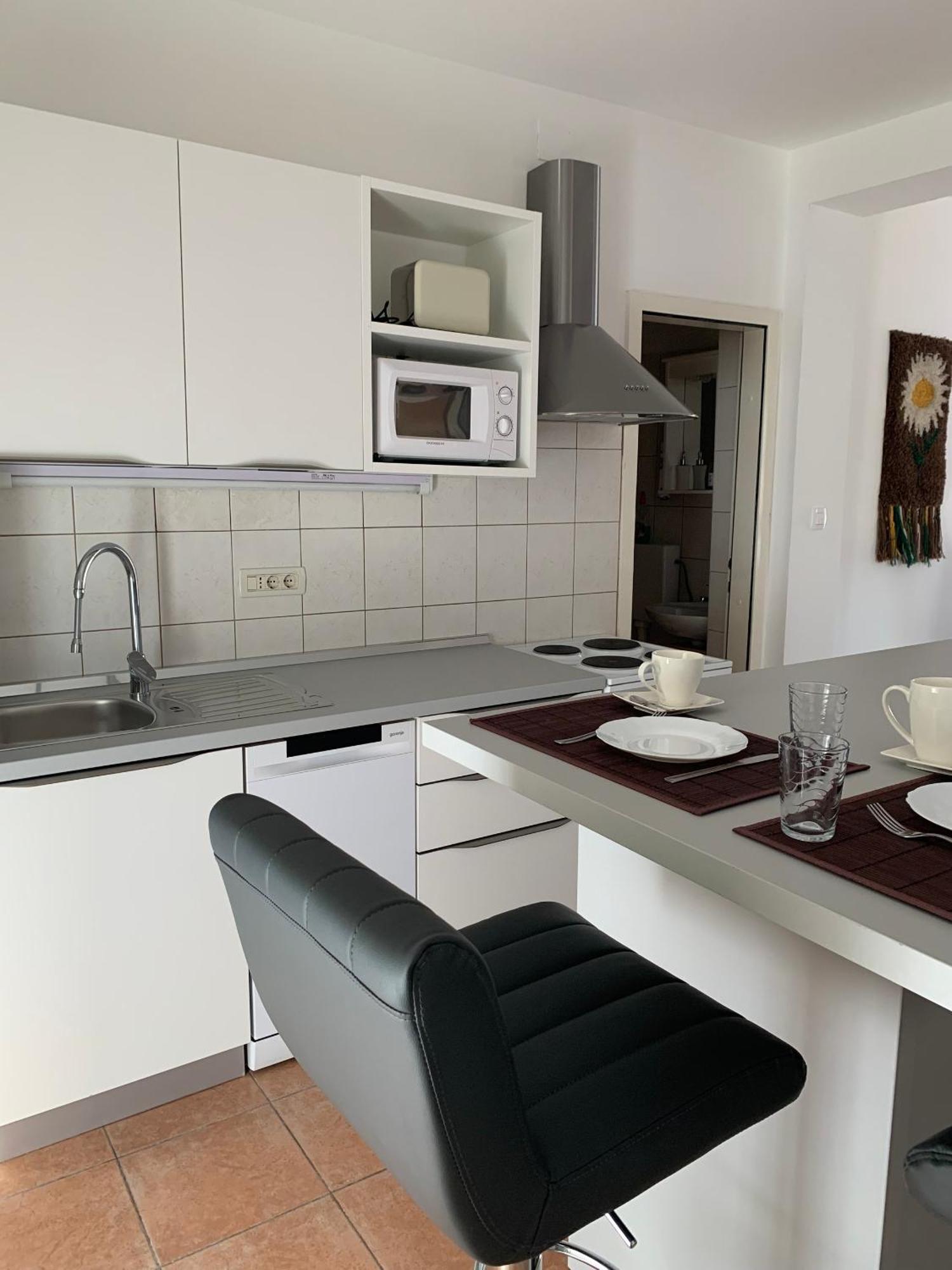 Apartments With A Parking Space Rabac, Labin - 7410 Номер фото